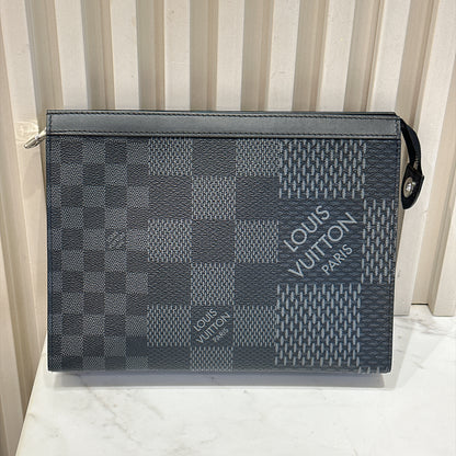 LV Voyage Pochette Damier Graphite 3D