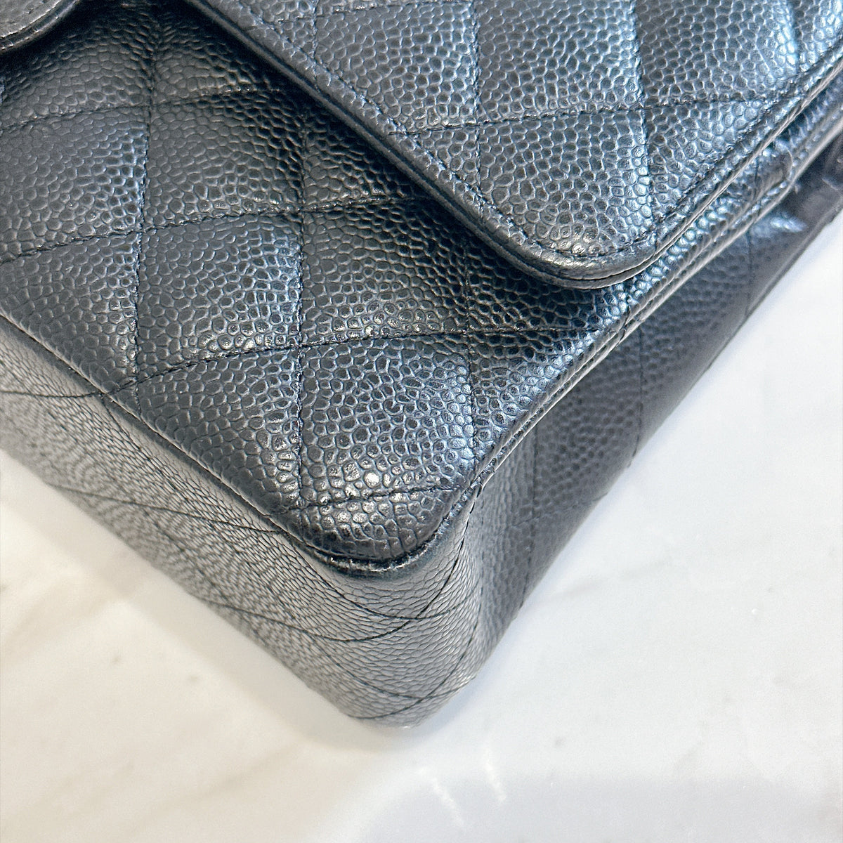 Chanel Classic Flap Medium in Black GHW