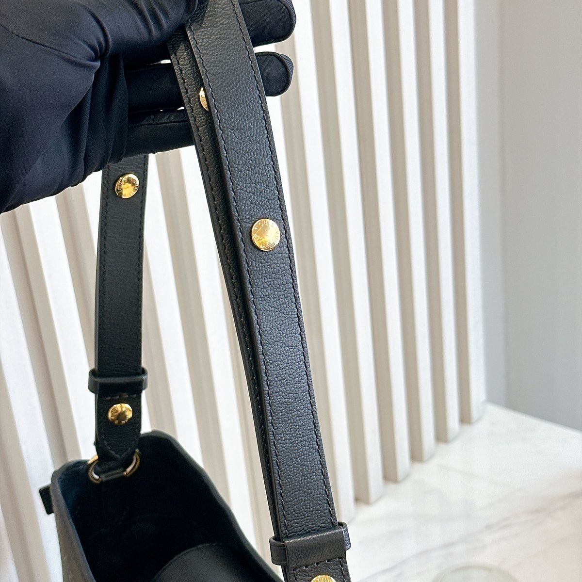 LV Very Hobo in Black Monogram