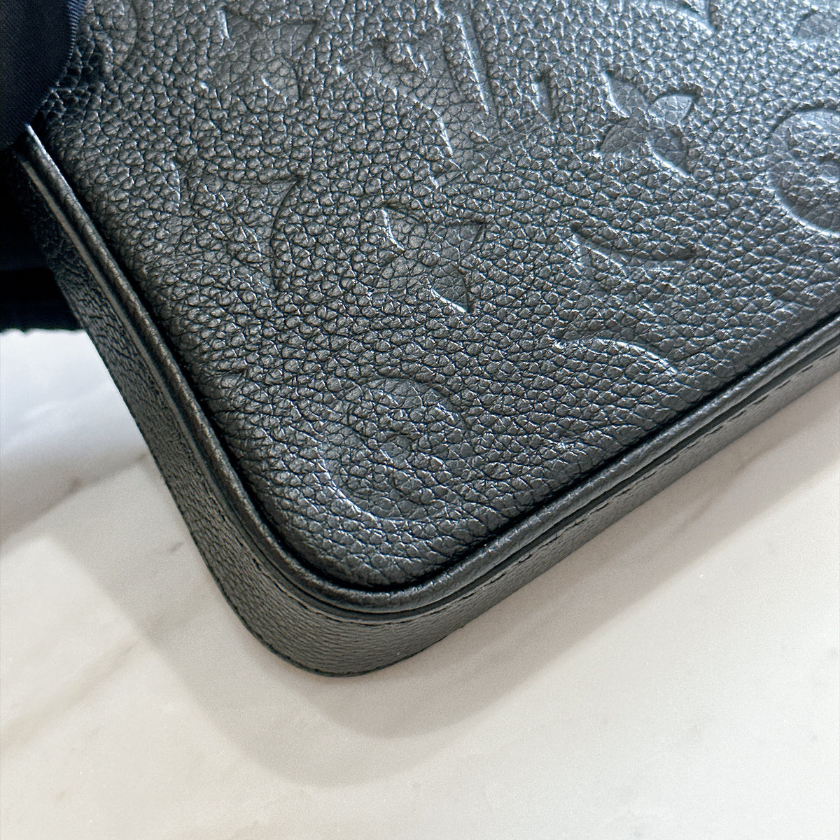 LV Easy Pouch in Black Empreinte Leather