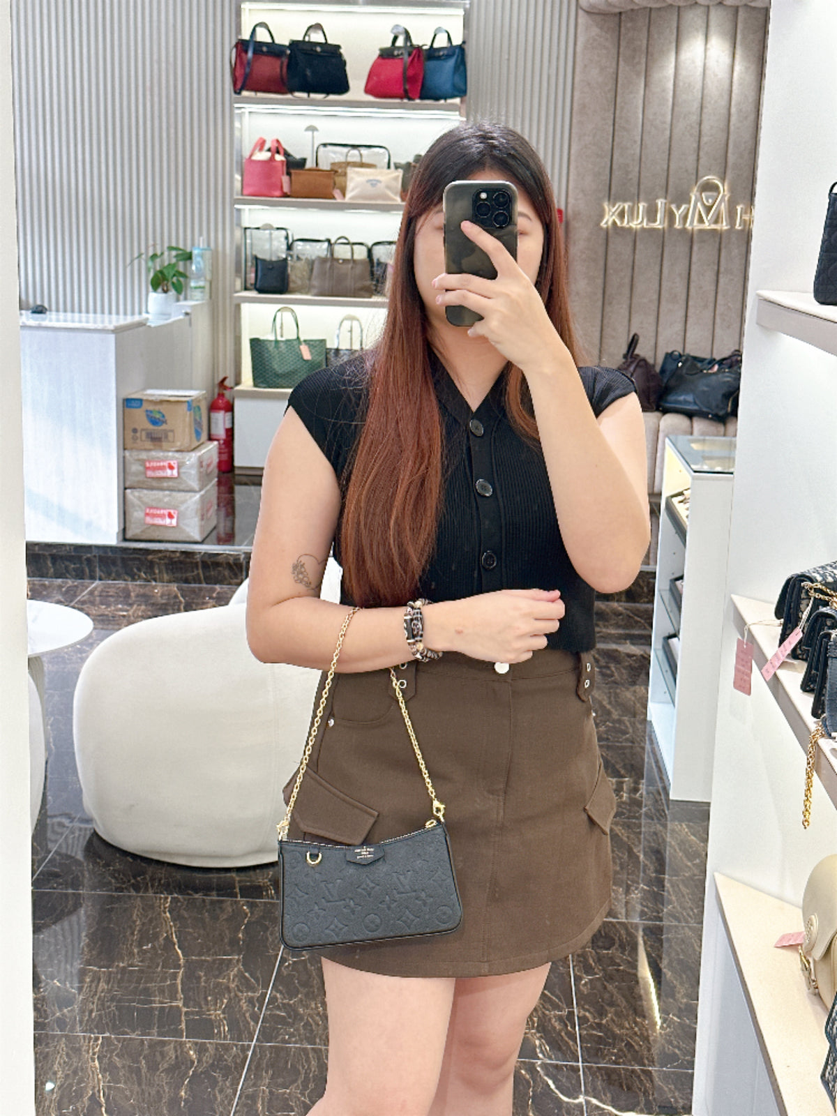 LV Easy Pouch in Black Empreinte Leather