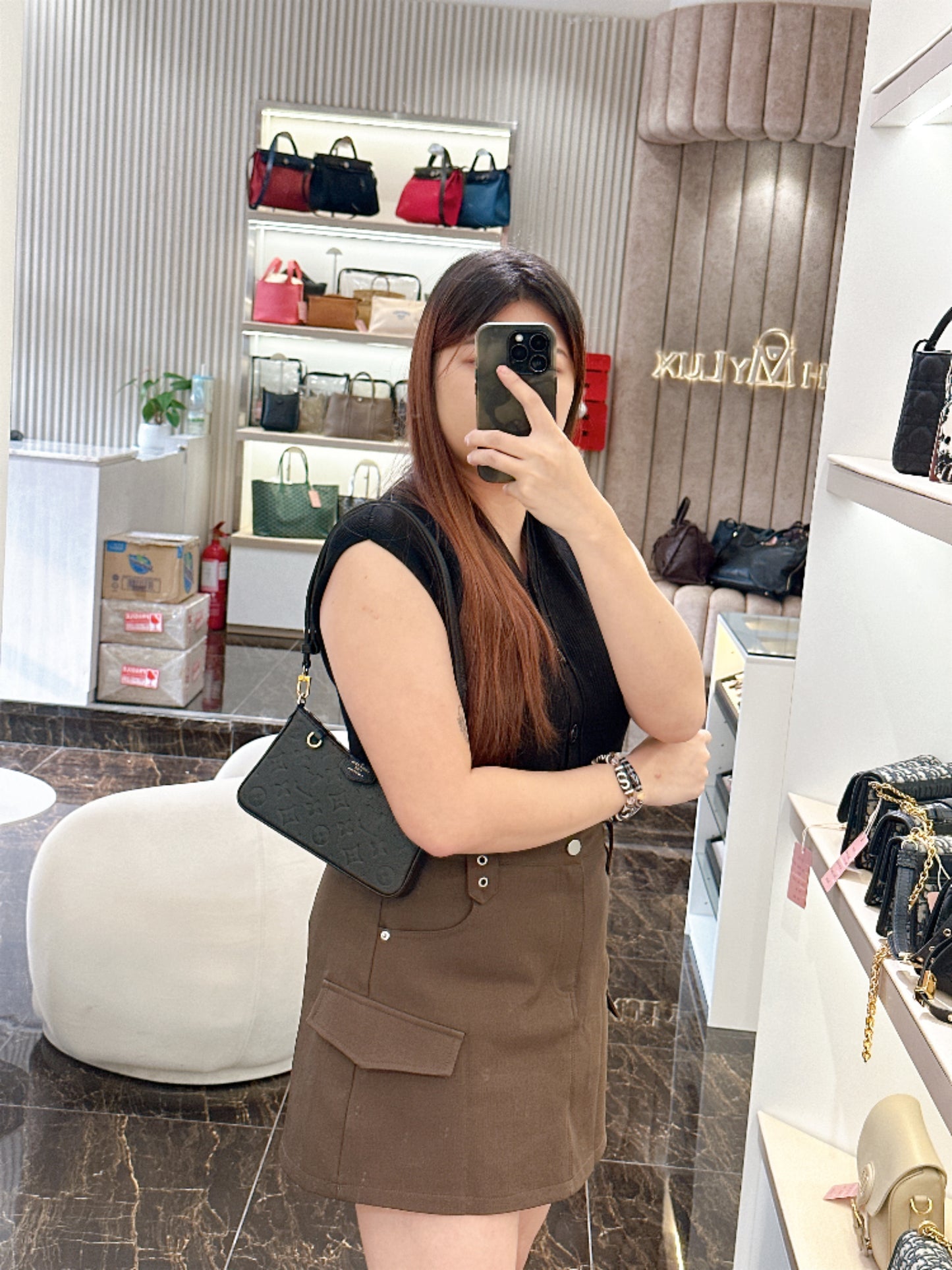 LV Easy Pouch in Black Empreinte Leather