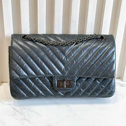 Chanel 2.55 So Black Small Reissue in Chevron