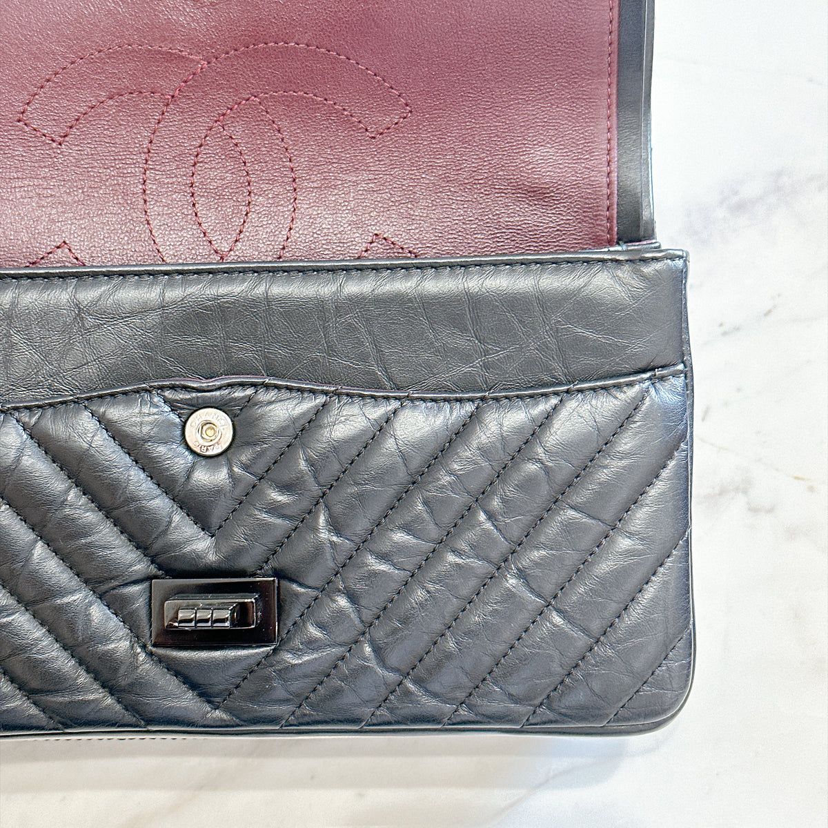 Chanel 2.55 So Black Small Reissue in Chevron