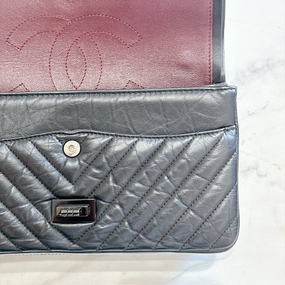 Chanel 2.55 So Black Small Reissue in Chevron