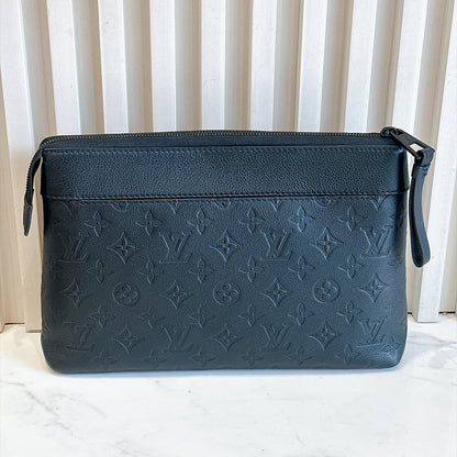LV Pochette Voyage Souple