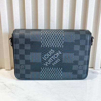 LV Damier Graphite Studio Messenger