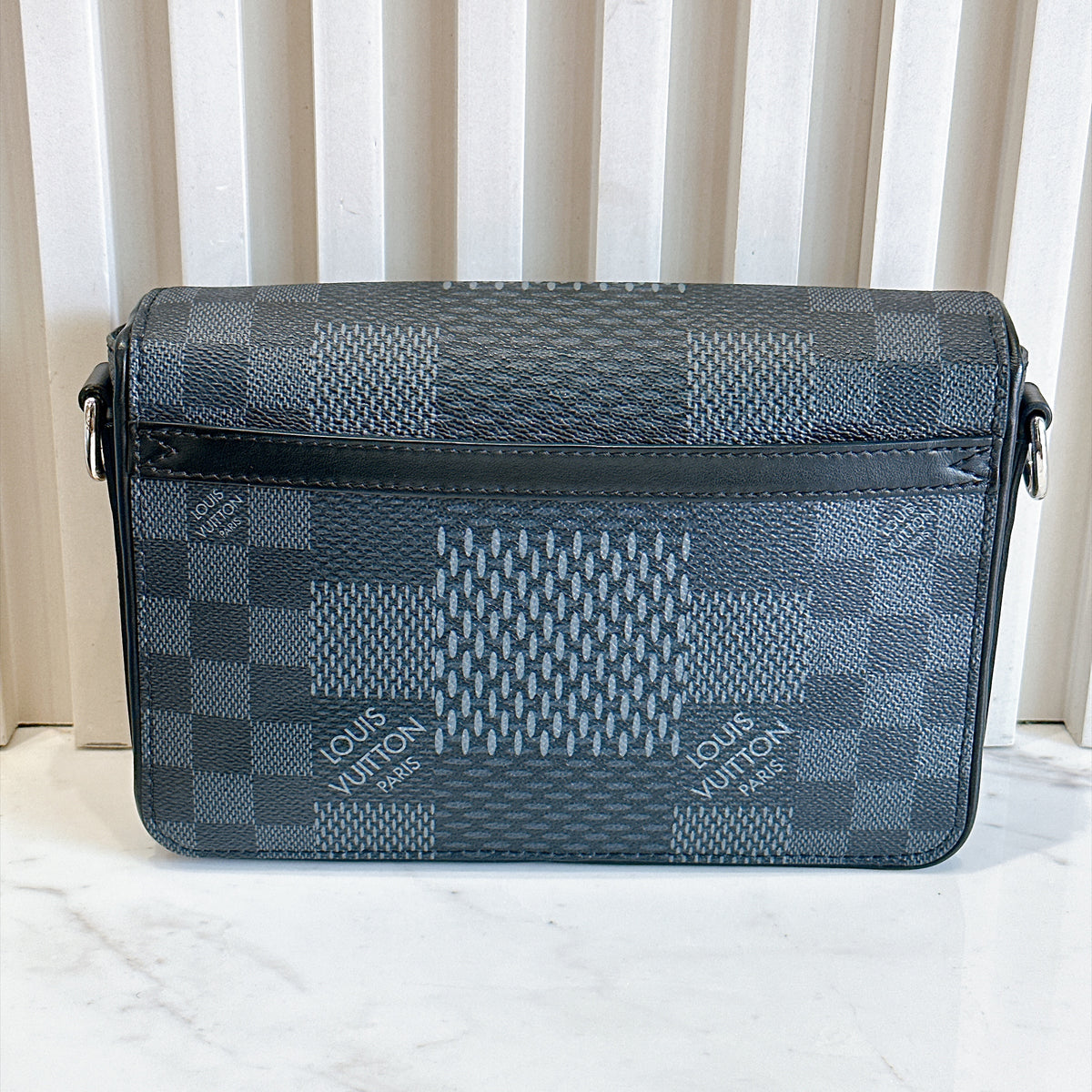 LV Damier Graphite Studio Messenger