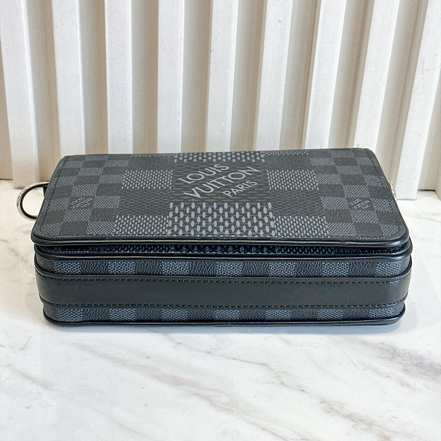 LV Damier Graphite Studio Messenger
