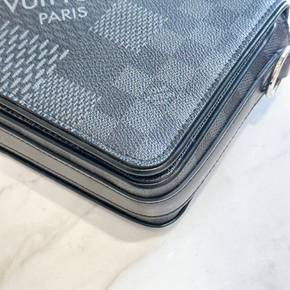 LV Damier Graphite Studio Messenger