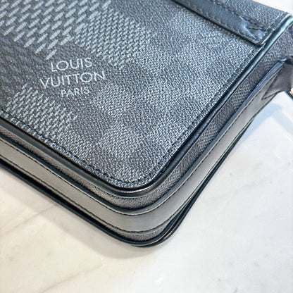 LV Damier Graphite Studio Messenger