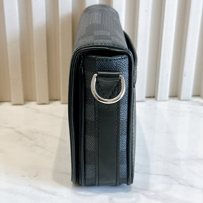 LV Damier Graphite Studio Messenger