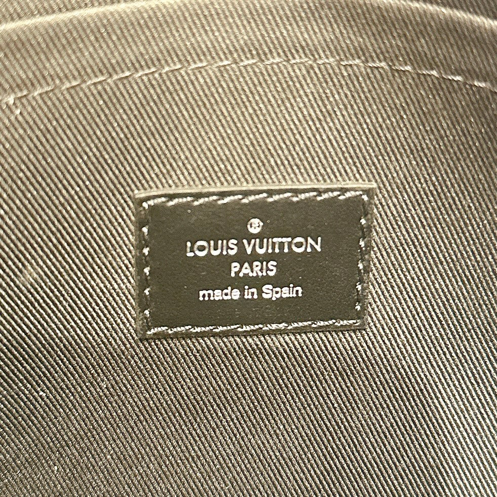 LV Damier Graphite Studio Messenger