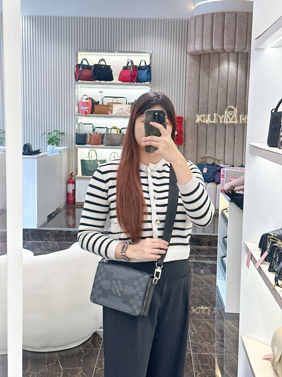 LV Damier Graphite Studio Messenger