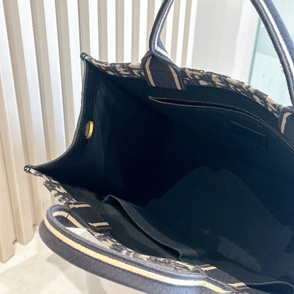 Dior Medium Book Tote In Blue Oblique and Calfskin