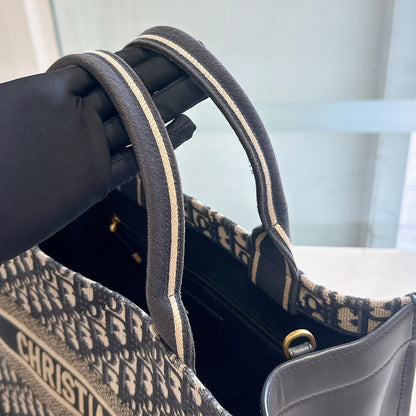 Dior Medium Book Tote In Blue Oblique and Calfskin