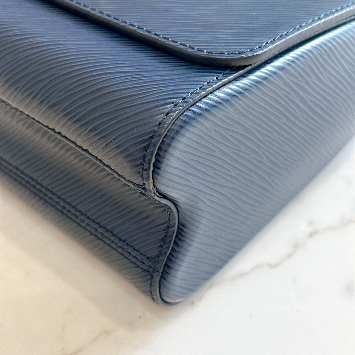 LV Twist MM in Blue