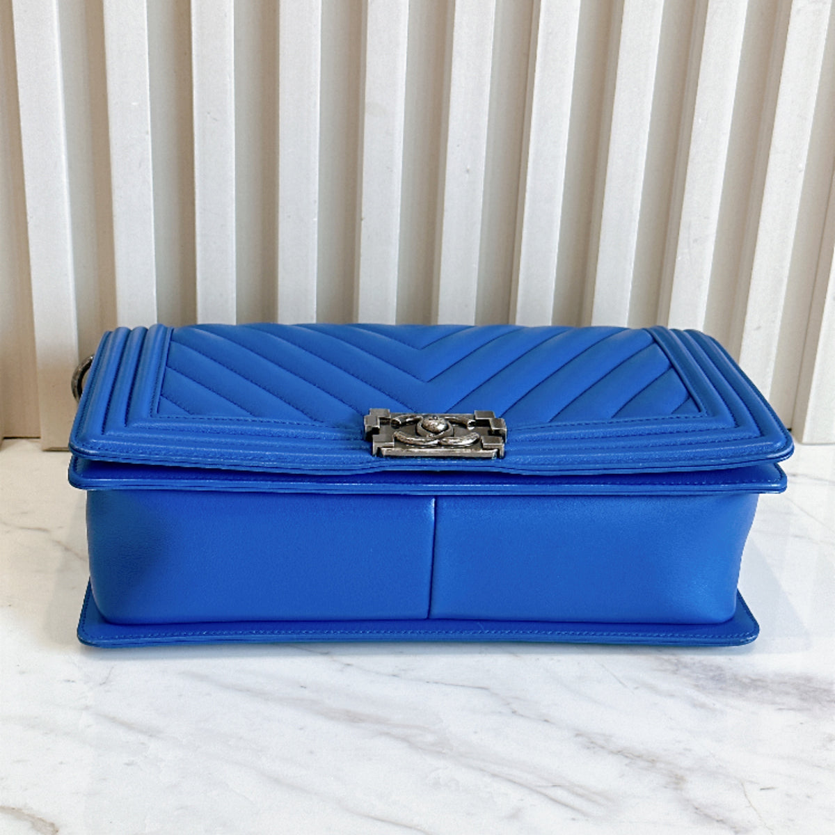 Chanel Chevron Boy New Medium in Blue Calfskin