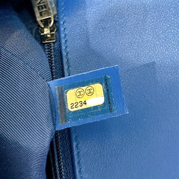 Chanel Chevron Boy New Medium in Blue Calfskin