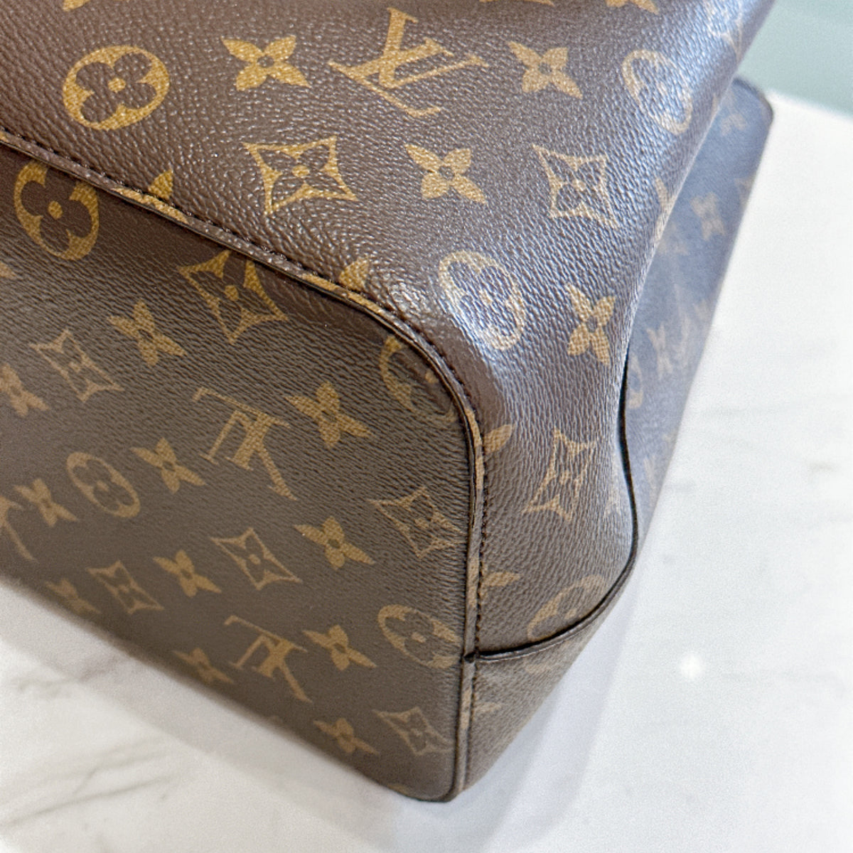 LV Neo Noe MM in Pink