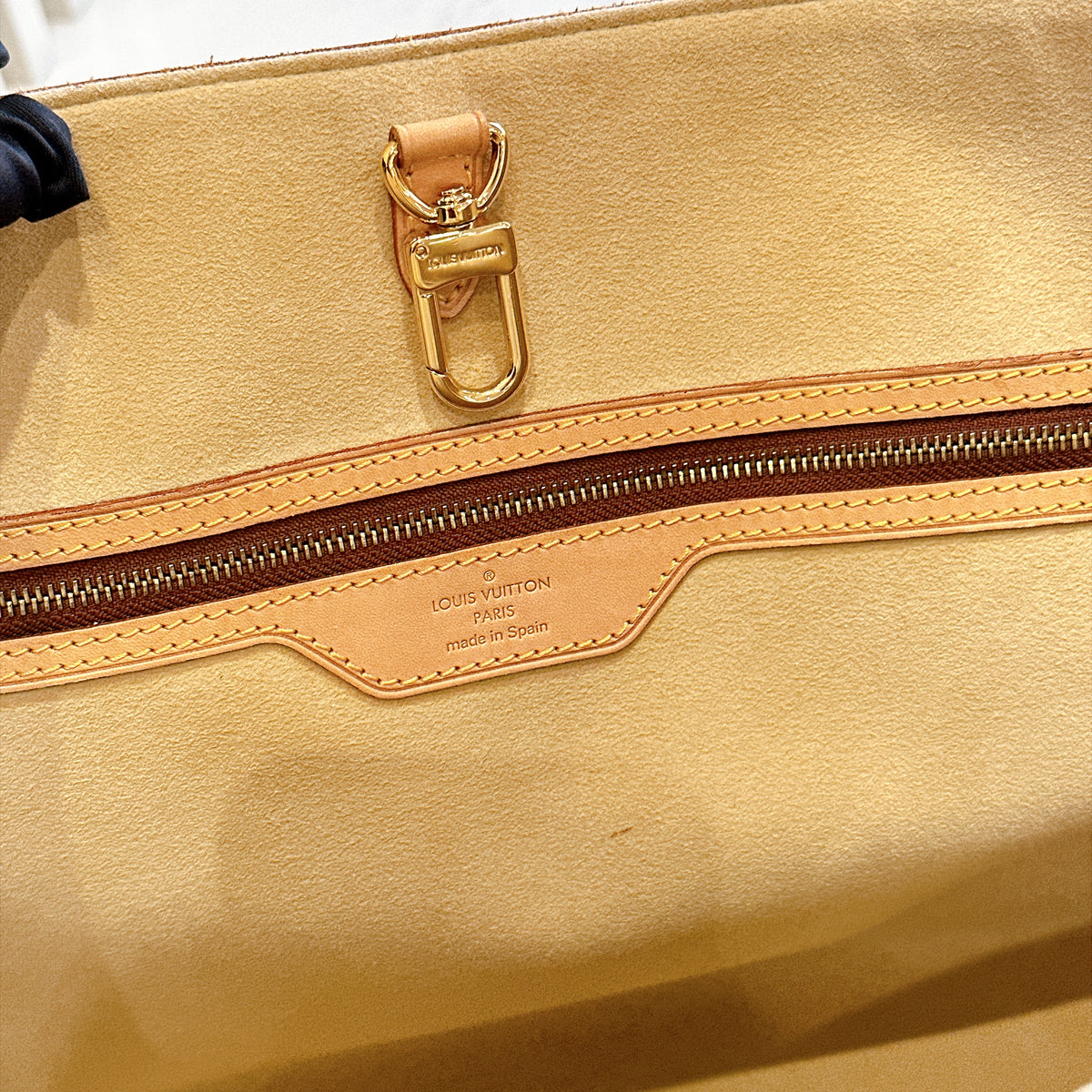 LV Monogram Hampstead MM
