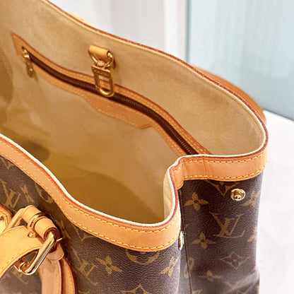 LV Monogram Hampstead MM