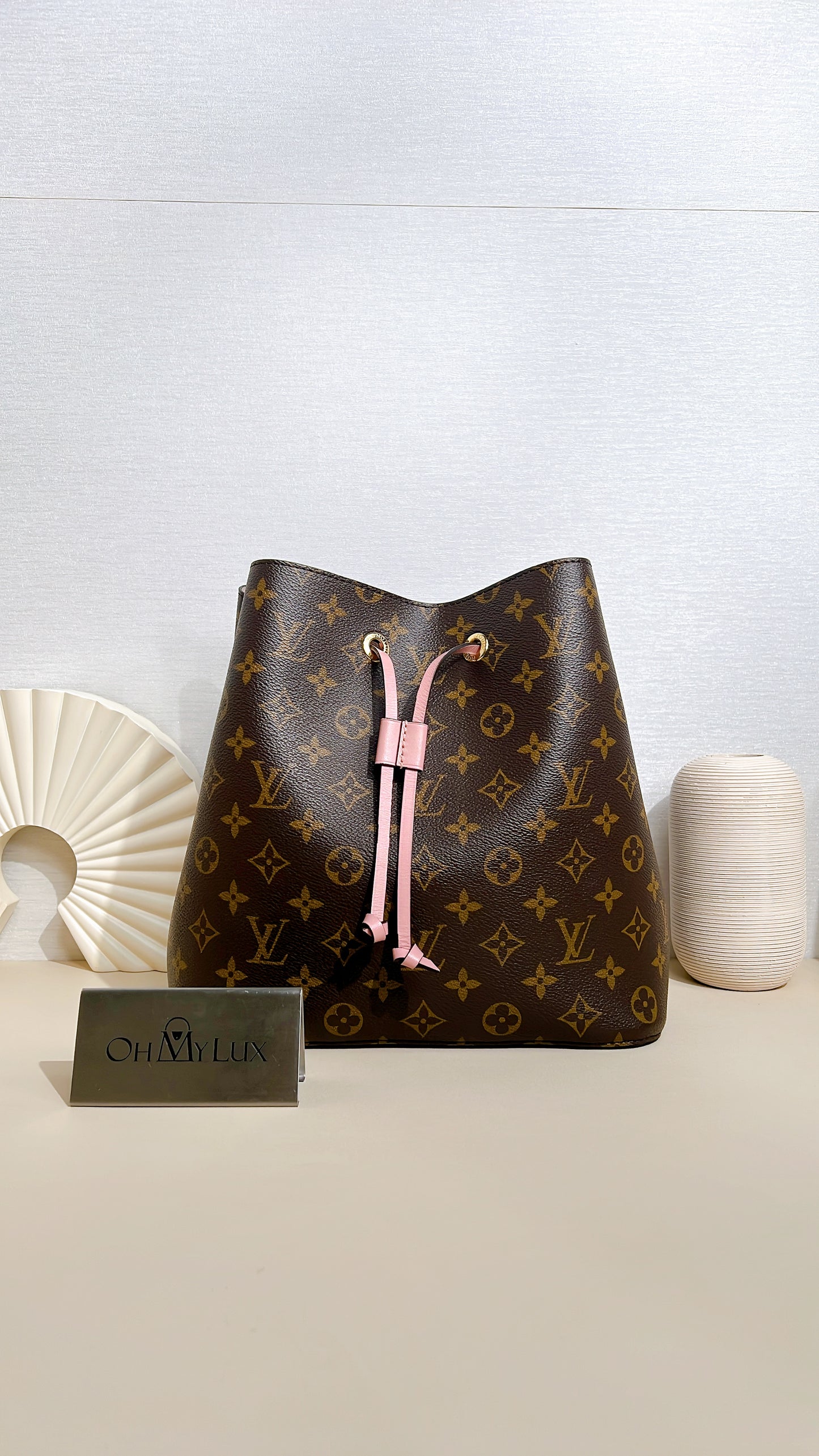 LV Neo Noe MM in Pink