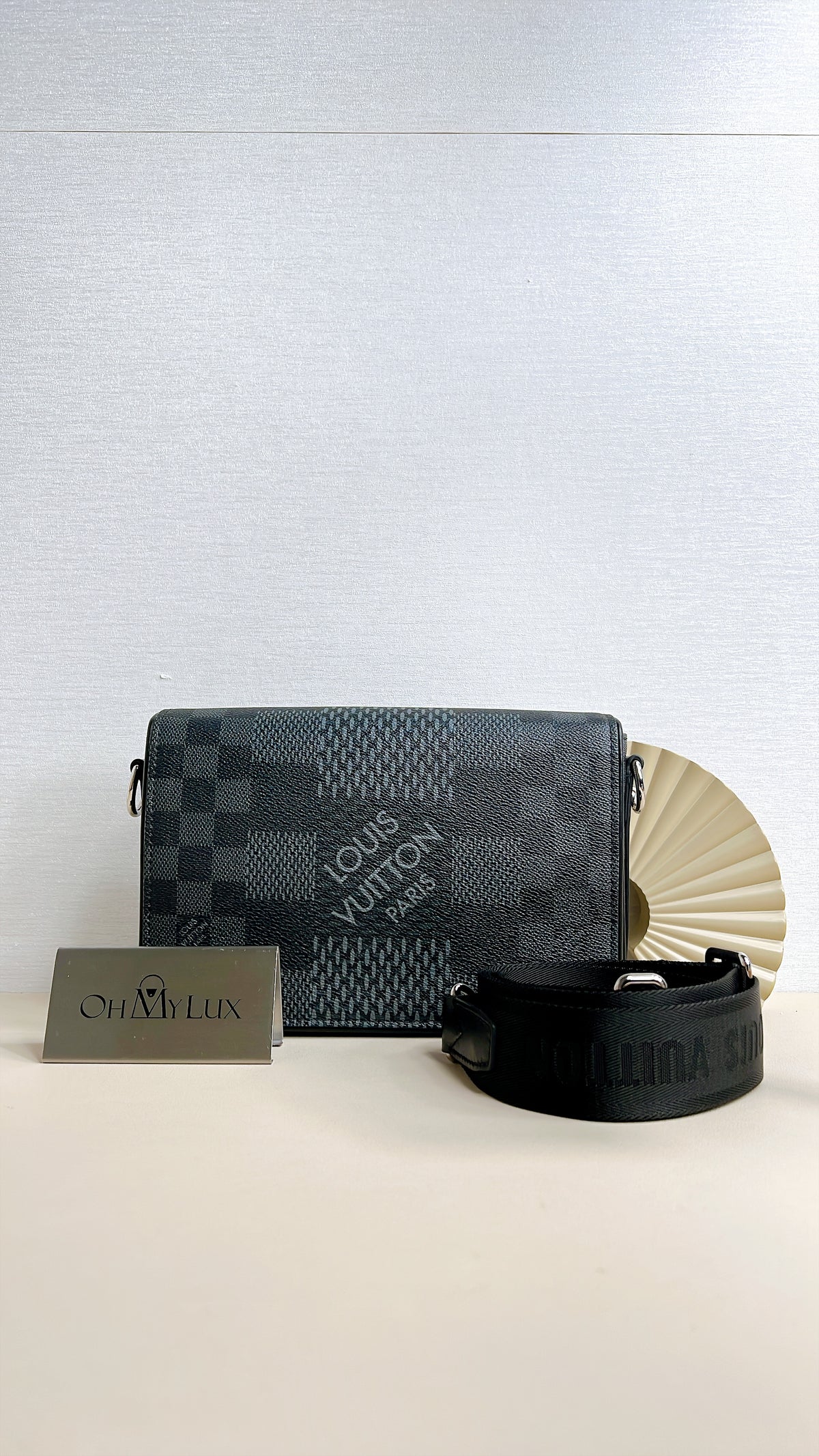 LV Damier Graphite Studio Messenger
