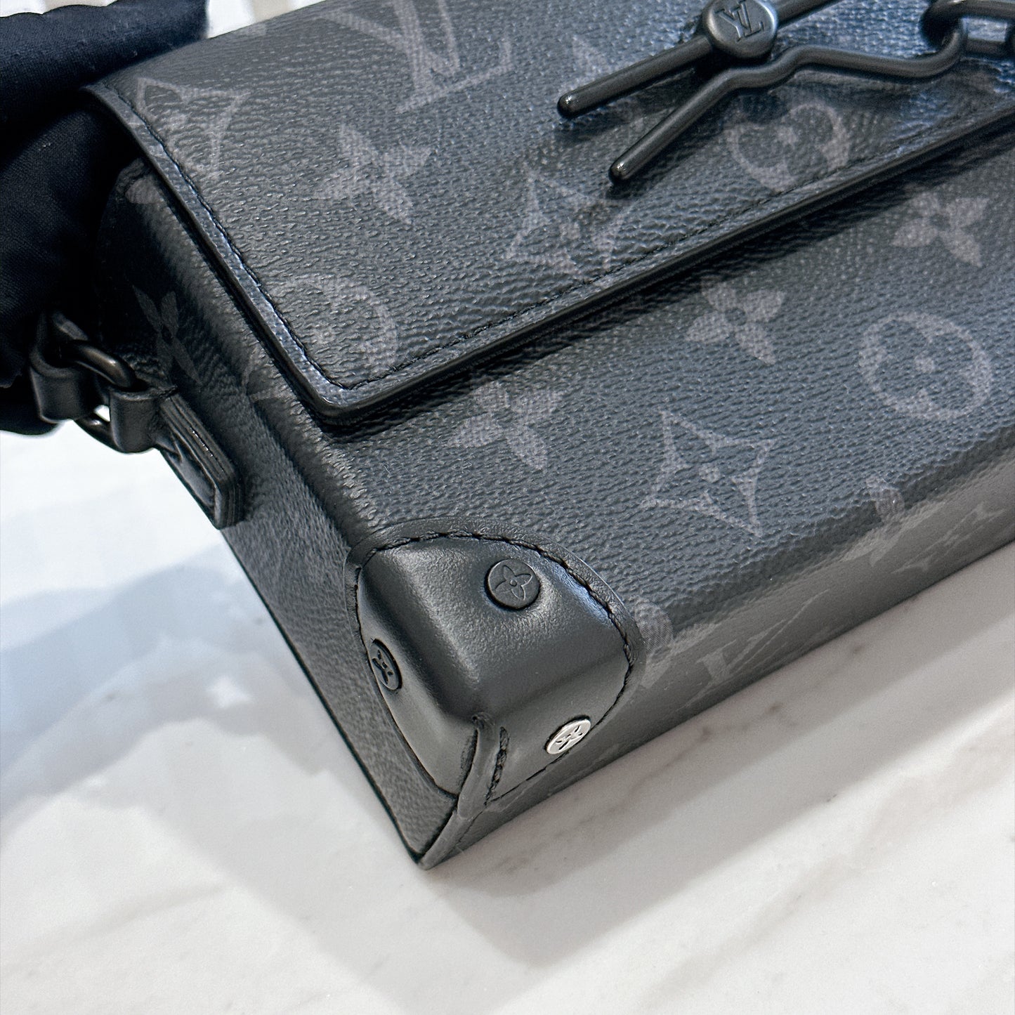 LV Steamer Wearable Wallet in Monogram Eclipse
