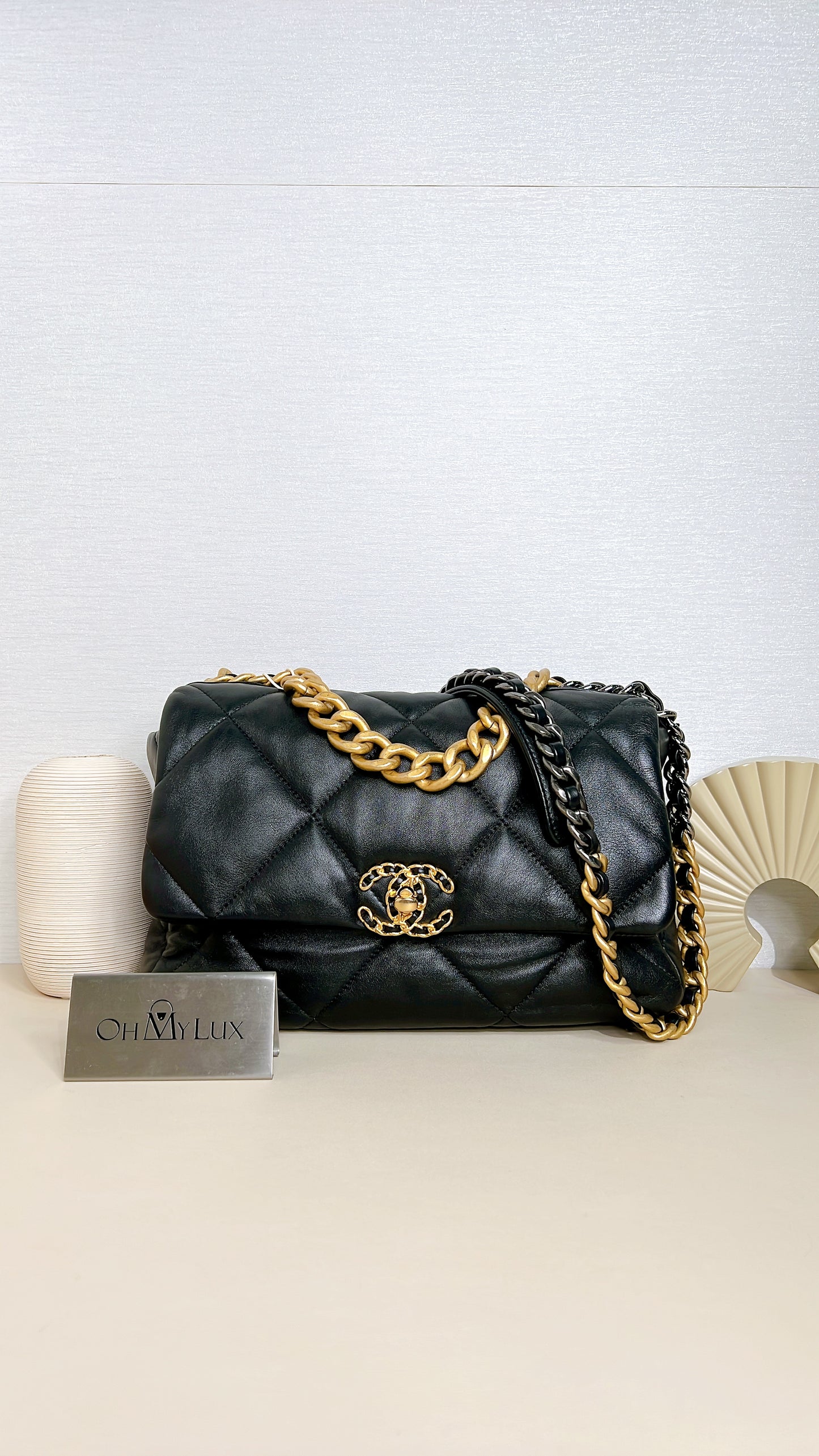 Chanel 19 Medium in Black