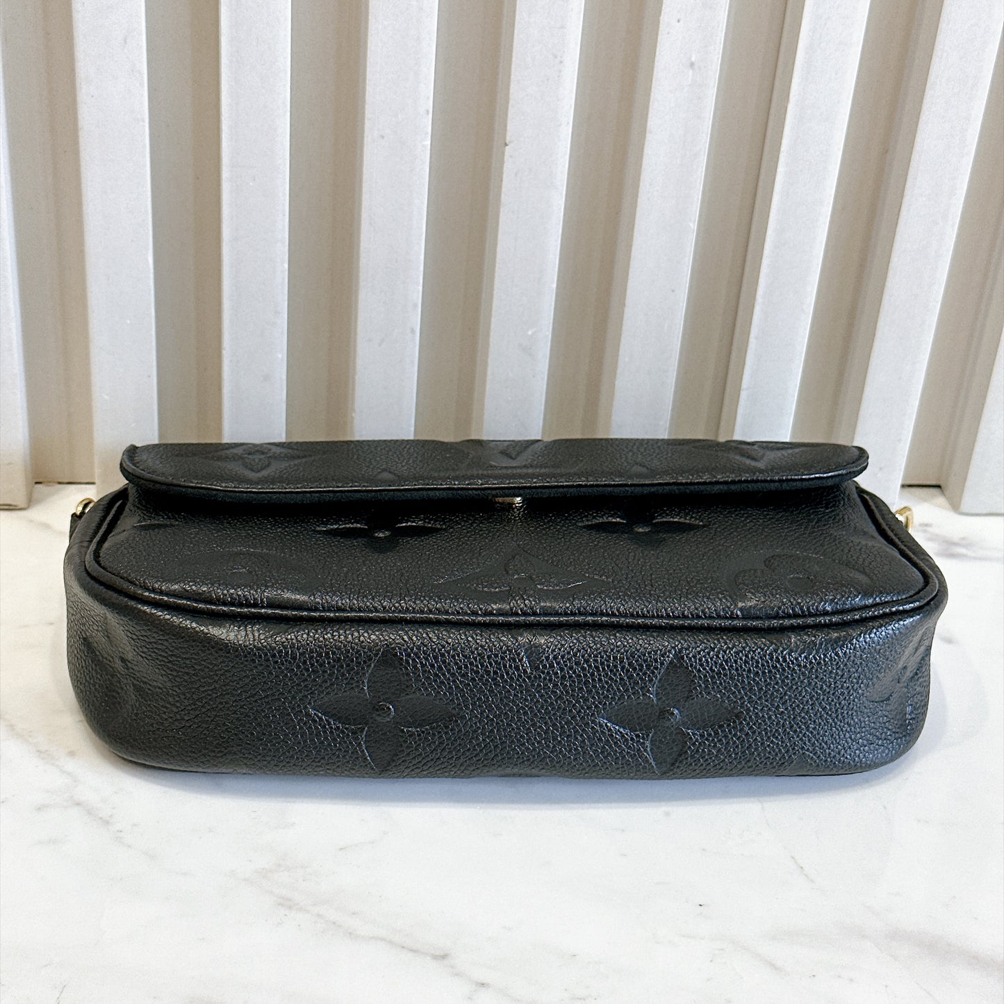 LV Ivy WOC in Black