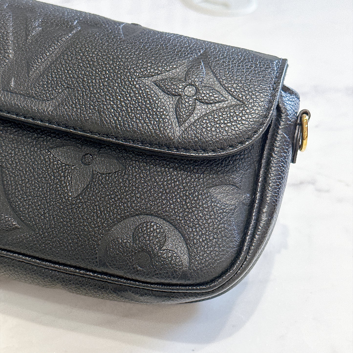 LV Ivy WOC in Black