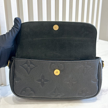 LV Ivy WOC in Black