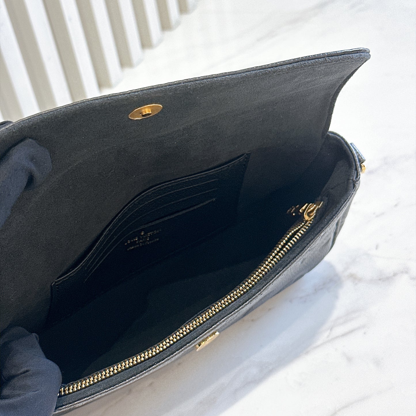 LV Ivy WOC in Black