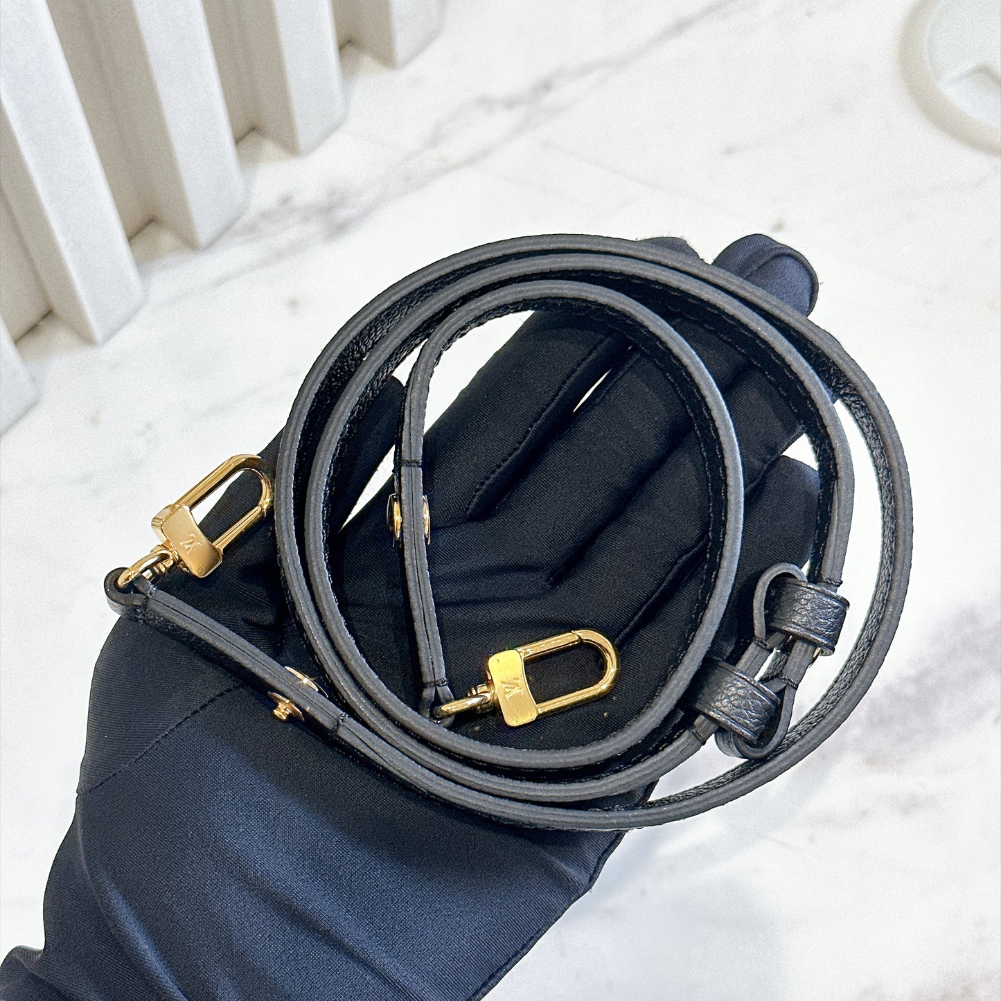 LV Ivy WOC in Black
