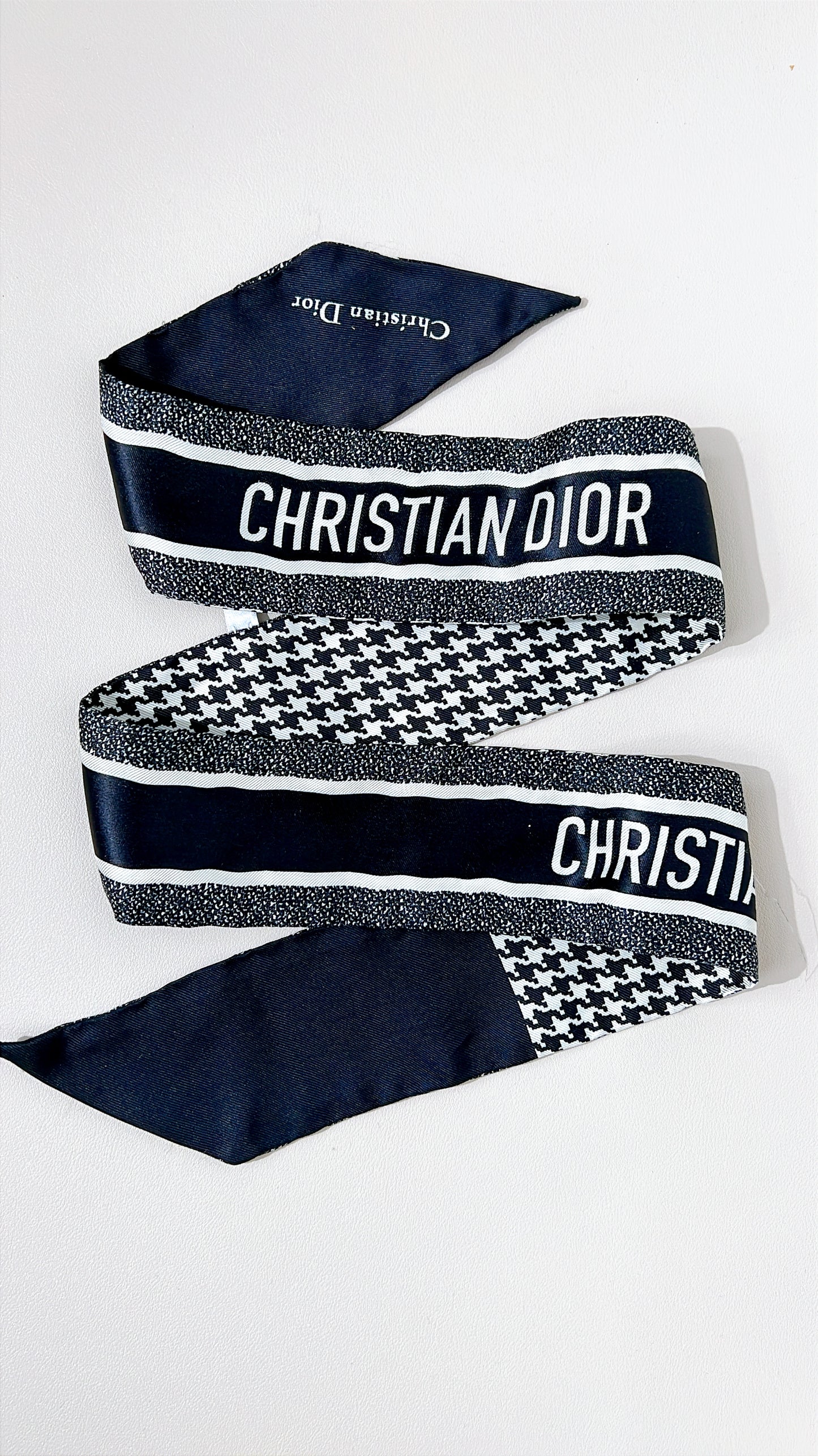 Dior 30 Montaigne Mitzah Scarf Black and White Silk Twilly