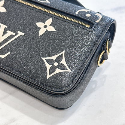 LV Pochette Metis East West in Black/Creme