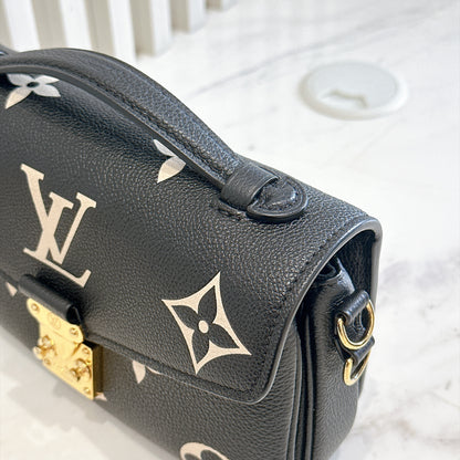 LV Pochette Metis East West in Black/Creme