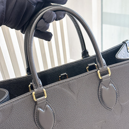 LV On The Go MM in Black
