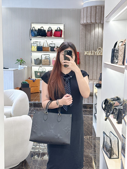 LV On The Go MM in Black