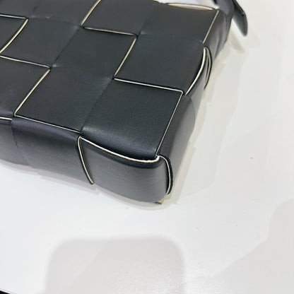 Bottega Veneta Cassette in Black