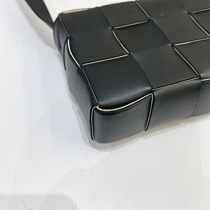 Bottega Veneta Cassette in Black