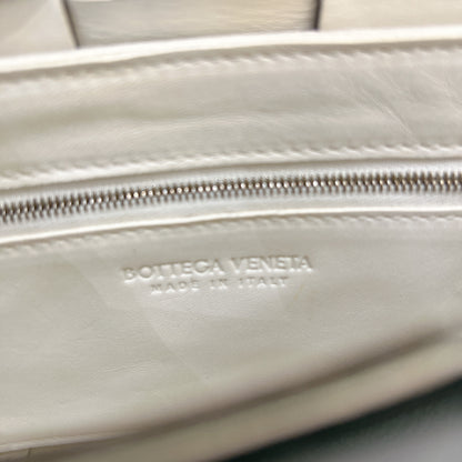 Bottega Veneta Cassette in Black