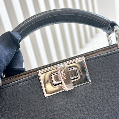 Fendi Peekaboo ISeeU in Black Small