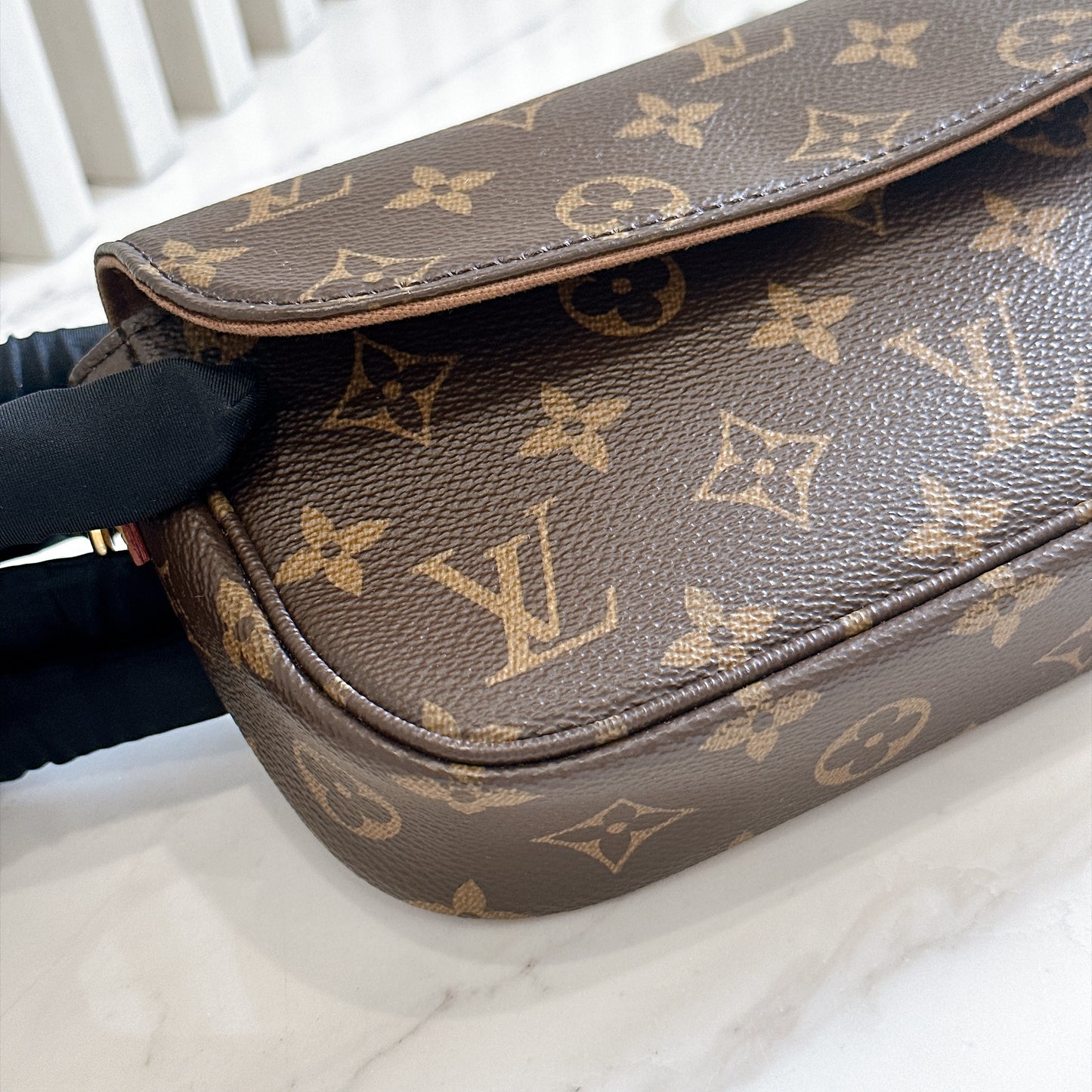 LV Monogram Ivy WOC