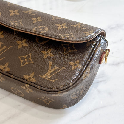 LV Monogram Ivy WOC