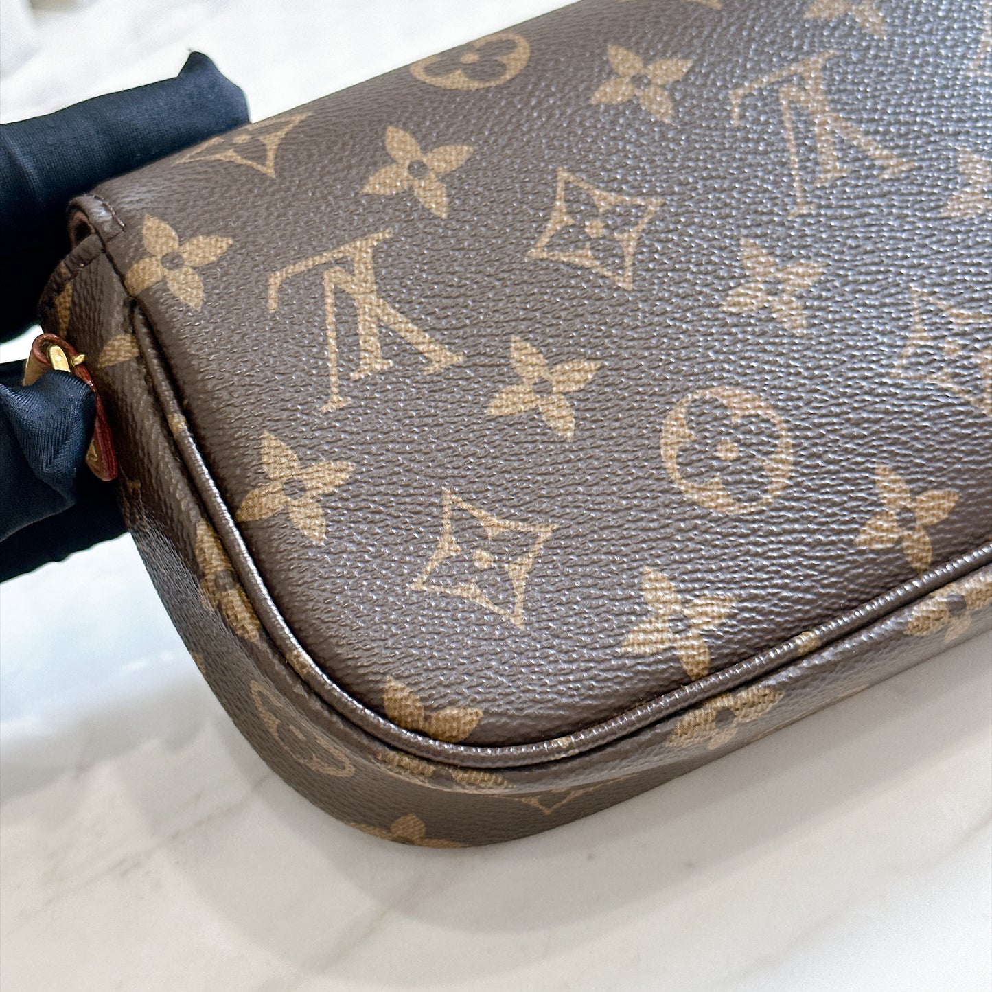 LV Monogram Ivy WOC