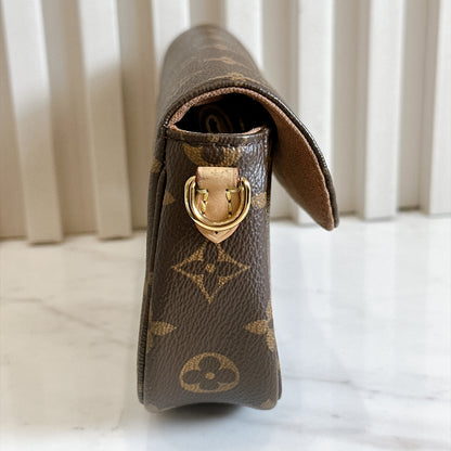 LV Monogram Ivy WOC
