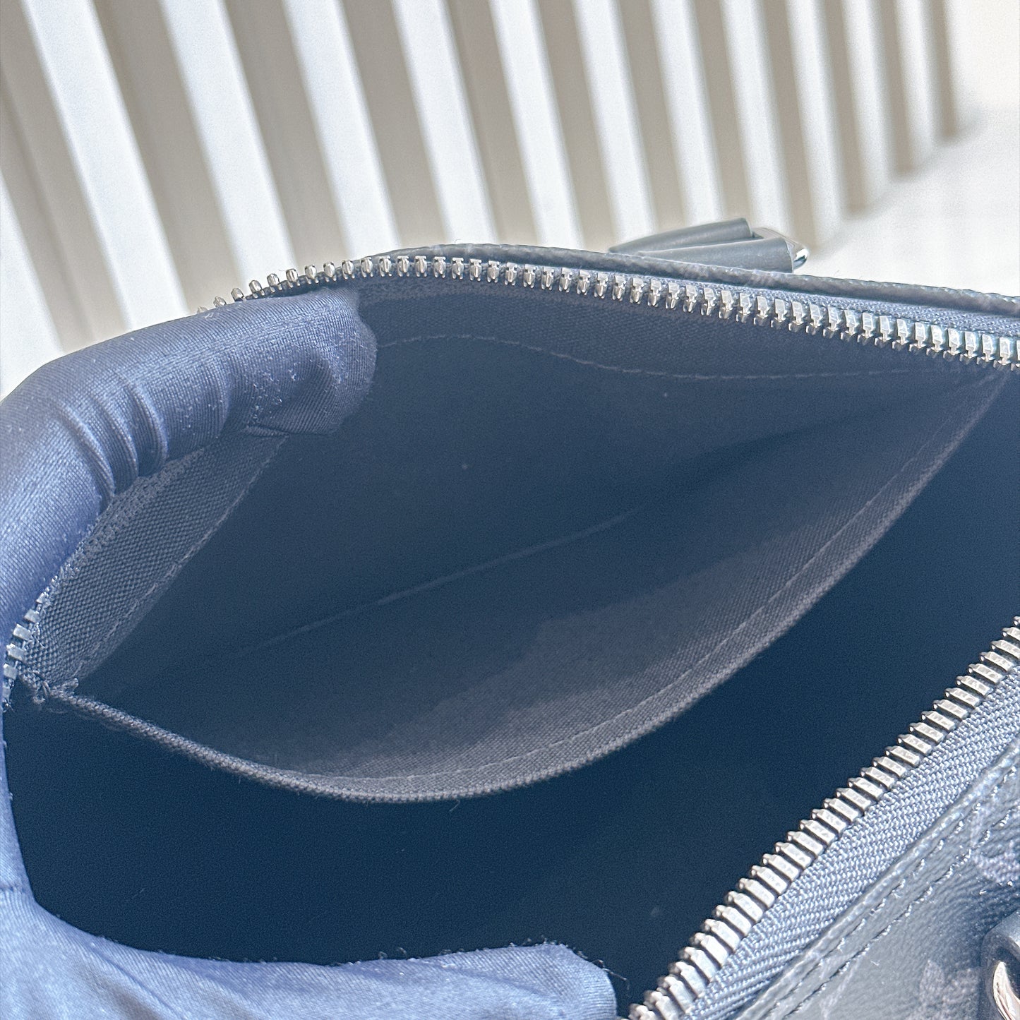 LV Keepall 25 in Monogram Eclipse