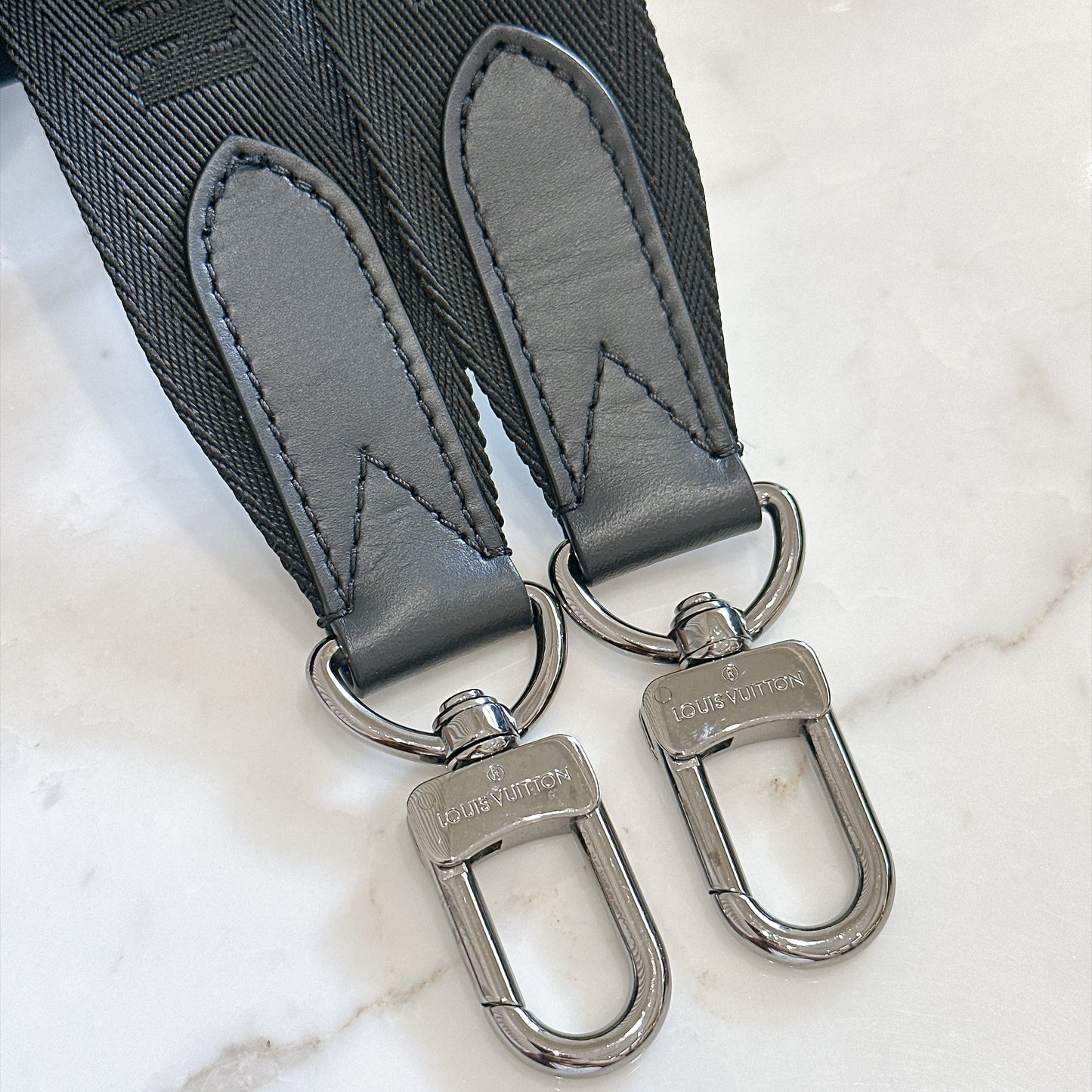 LV Keepall 25 in Monogram Eclipse